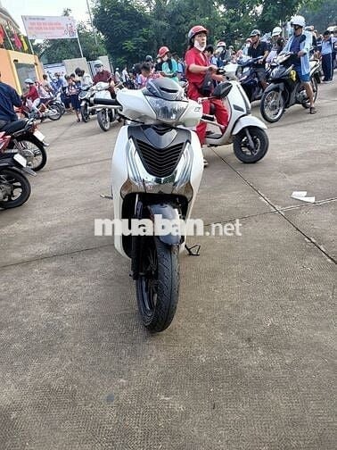 Cần bán xe SH150i