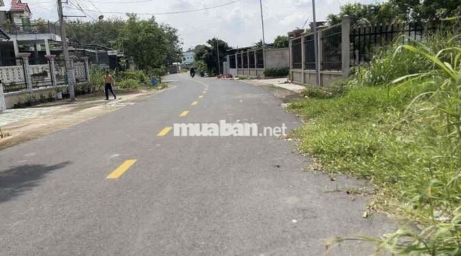 chính chủ ngộp ngân hàng cần ra gấp lô đất đẹp chánh  nhựa 12m giá tốt
