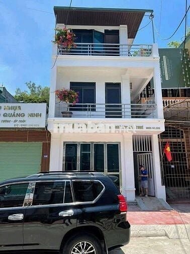 Cho thuê mặt nhà phòng đẹp ngõ 9 Cao Thắng, cách ngã 3 cứu hoả 500m