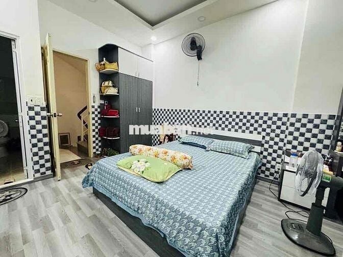 BÁN NHÀ TÂN BÌNH - CÁCH MẠNG THÁNG 8 - Ô TÔ ĐỔ CỬA - NỞ HẬU 8M 👉 5,750