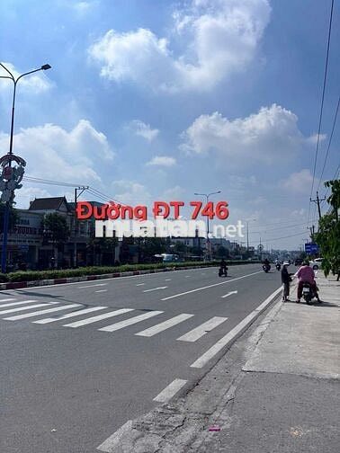 Giảm 300tr chỉ còn 10ty900tr. Bán nhanh lô đất mặt tiền đường nhựa 7m