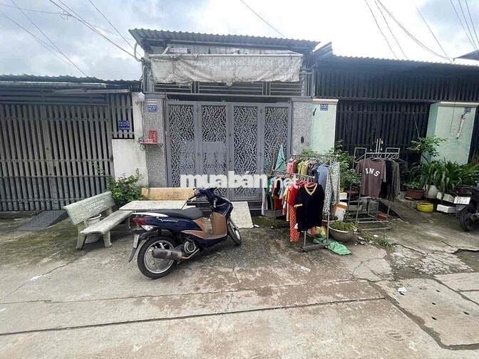 Nhà chính chủ đường C4 Phạm Hùng Bình Chánh xe hơi