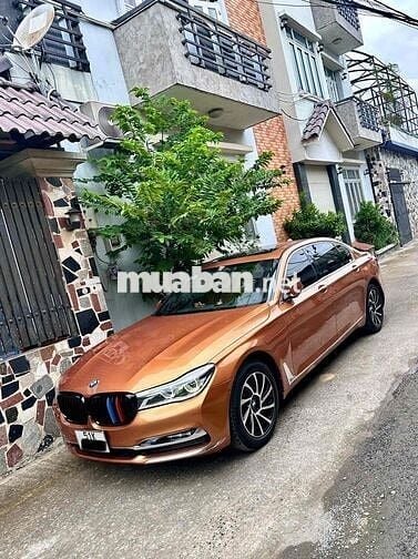 BMW 750Li_ chuyên cơ mặt đất_ Fome 2019_Xe đi ít