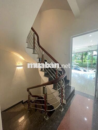 Chính chủ cho thuê nhà 446 Đường Bưởi, mặt đường 10m