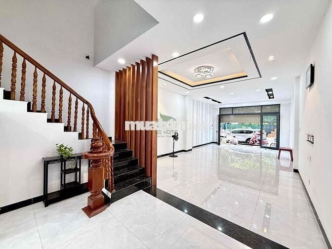 CHO THUÊ NHÀ KINH DOANH 4 PHÒNG NGỦ MẶT ĐƯỜNG CHÍNH KHU HÀ QUNAG 2