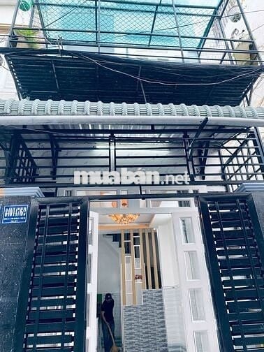 có căn nhà ở Ao đôi, Bình Tân,DT24m2, 2 lầu giá 2ty35,SHR,hẻm oto