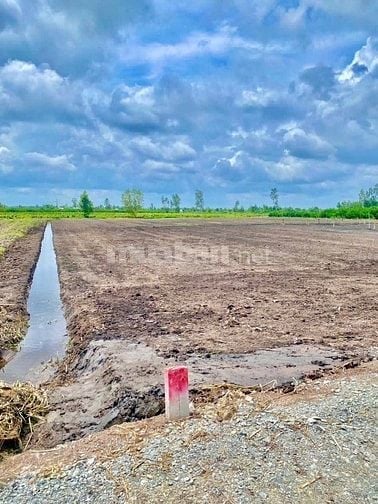 500mv vườn 390 triệu trọn sổ xe 7 chỗ thoải mái View Sông đẹp .