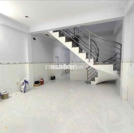 Cho thuê nhà đối diện Vạn Phúc city,/đs 6,p.HBP 2 tầng giá 8tr TL