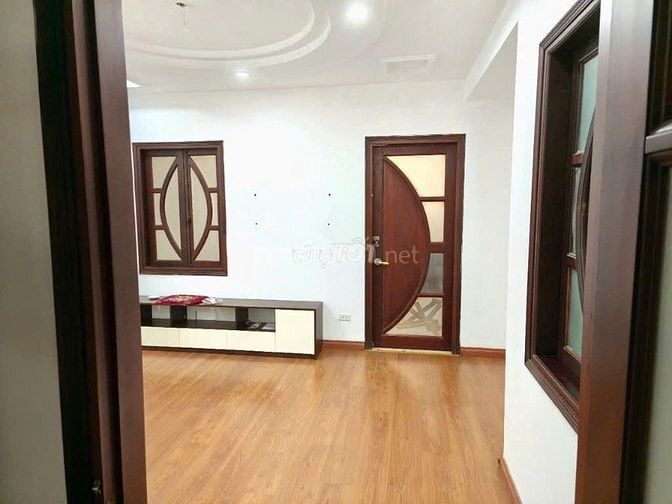 Cho thuê nhà nguyên căn phố Đào tấn- Ba đình 