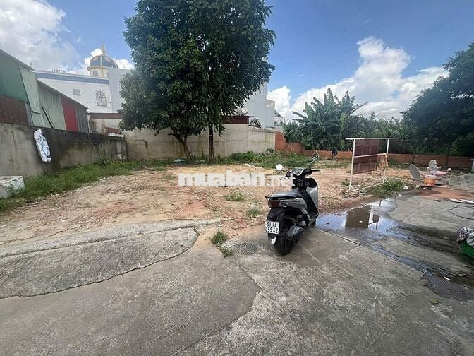 2.150 HẺM XE HƠI CẠNH CHỢ PHÚ MỸ