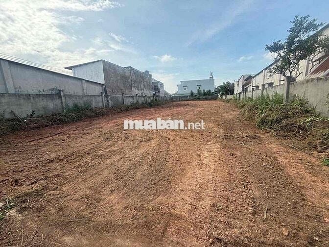 BÁN GẤP LÔ ĐẤT MẶT TIỀN DX11 - TÂN VĨNH HIỆP TÂN UYÊN - GẦN UỶ BAN