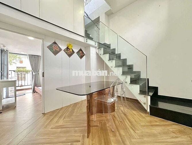 Căn Hộ 2PN 85m2 Balcony Sân Vườn, Thang Máy, Full Nội Thất, Hồ Con Rùa