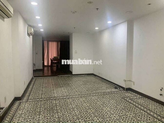 Mb ĐỒNG KHỞI Q1. NGAY PHỐ ĐI BỘ DT 80m2. Giá chỉ 30tr