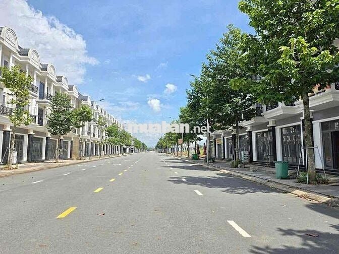 Bán đất nền 5x20 thổ cư 100%vị trí đẹp đã có sổ gần sân bay Long Thành