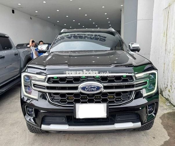 Ford Everest 2023 Titanium AT 4x4 - Full LS hãng