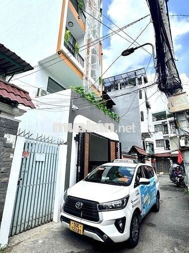 BÁN NHÀ LÔ GÓC, 2 TẦNG, HẺM XE TẢI, 5.5M x 11M, 3 PHÒNG NGỦ ,3WC