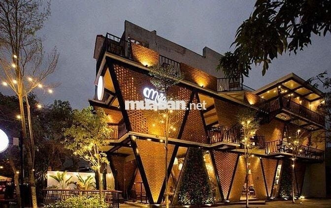 Cho thuê nhà mặt tiền Võ Văn Kiệt Quận 1