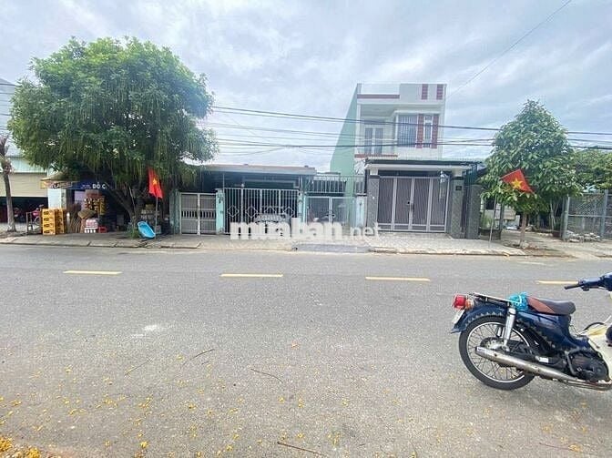 CỤM ĐẤT CHIA ĐƯỢC 4 LÔ MẶT TIỀN NGÔ XUÂN THU-SÁT TRƯỜNG CAO ĐẲNG GTVT