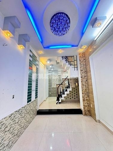 Nhà hxm nguyễn thị minh khai 3 lầu 5 phòng 3 wc 6 tỷ 8