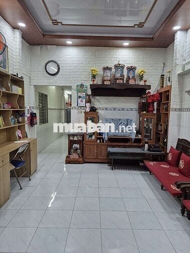 Bán nhanh nhà đường phan văn hớn vào 150m
