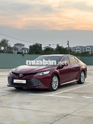 Toyota Camry 2.5Q Model 2021 Nhập Thái Biển số HCM