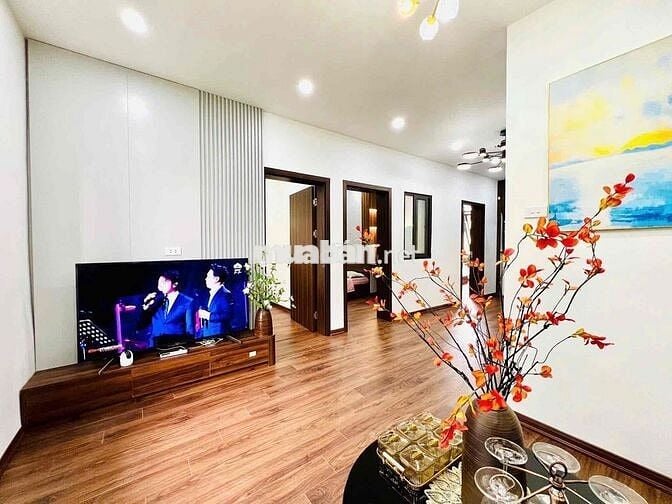 Lô góc tập thể phố Trần Đại Nghĩa nhà đẹp 2 thoáng 3 ngủ ở ngay sổ to