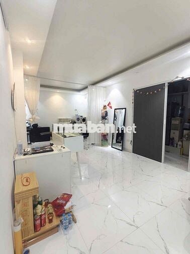 Bán nhà tập thể phố Nguyễn Công Trứ nhà đẹp dân xây 2 thoáng ở ngay 80
