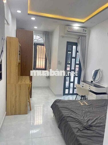 Cho thuê nhà 2PN, 3WC nội thất cơ bản ngay chợ Thạch Đà