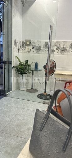 Cần tìm nhân viên dọn dẹp vệ sinh đóng gói hàng hoá