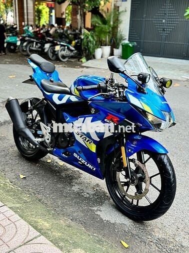 Bán GSX R150 ABS chính chủ full đồ chơi