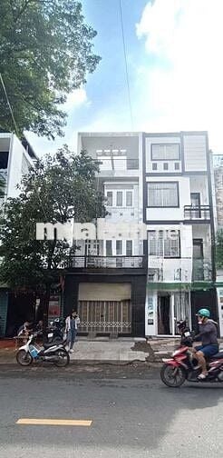 Nhà đường kinh Doanh DT 4,5x20. KC 3,5 tấm vỉa hè rộng