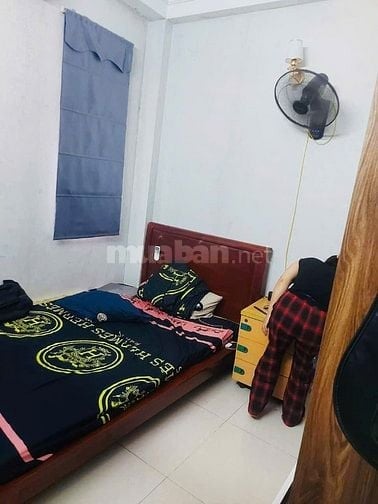  Cho thuê nhà ngõ 93 hoàng quốc việt 65m x4T giá 15tr/th