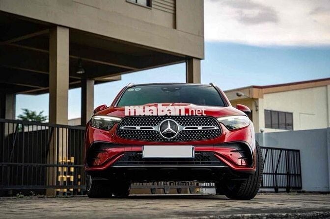 GLC300 4Matic All New - 9000 km - 2tỷ2 là LẤY