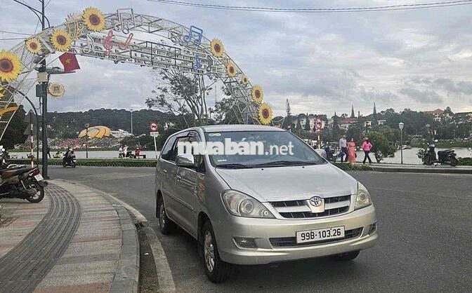 Toyota Innova 2008 G - 18000 km