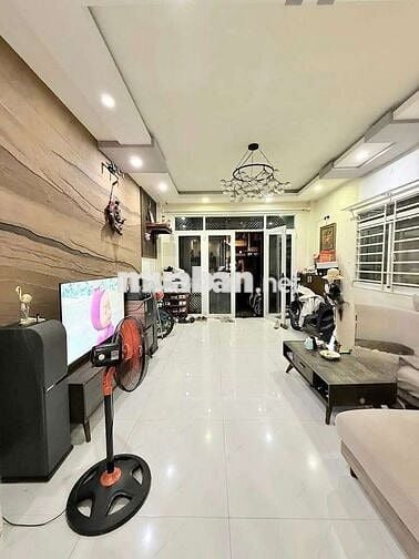🎸 Hiếm! Anh Tony Thế – nghệ sĩ guitar cần bán căn nhà xây tâm huyết