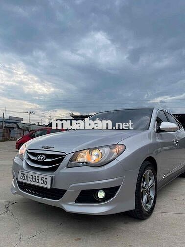 Hyundai Avante 2014 1.6 AT - 92000 km