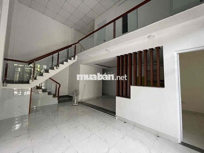 Tôi Cần bán nhanh nhà kiệt Ô tô Tô Hiệu gấp