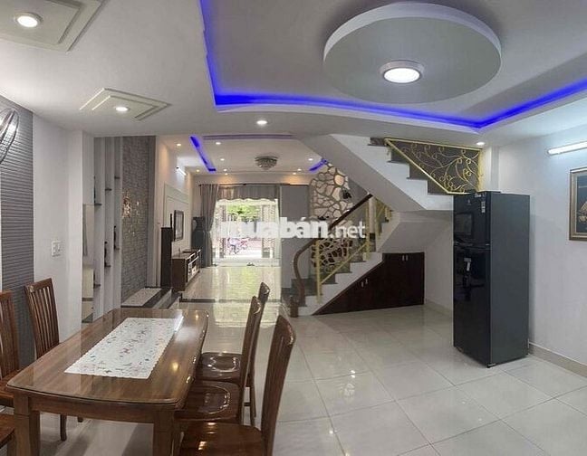 bán nhà 3 tầng mt đường 7m5 hoà minh