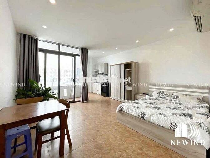 Cho thuê  CHDV 30m2 full nội thất bancol ngay mặt tiền Nguyễn Thị Thập