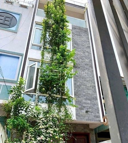 Giảm 800tr , Trung tâm Việt Hưng, 4 tầng dân xây dt 70m2 - 9.x tỷ