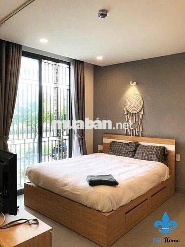 CHUNG CƯ FULL NỘI THẤT BAN CÔNG CỬA SỔ CAO CẤP VÒNG XOAY LÊ ĐẠI HÀNH