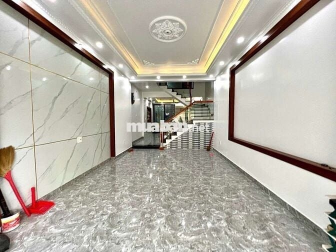 Cần bán gấp nhà mặt đường nhánh phân lô tại khu tái định cư Vĩnh Niệm