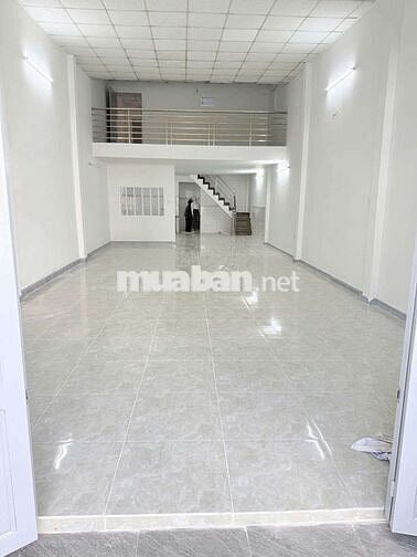 Nhà mới dt rộng ,đường 8m,điện3p phù hợp may in,cắt, onlie vv..2pn2wc
