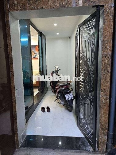 Nhà đẹp full nội thất, chỉ việc ở