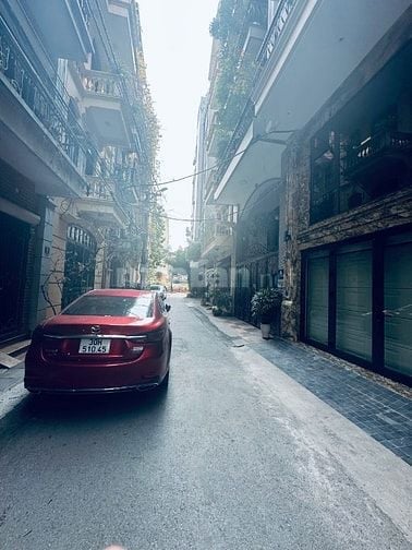 Nhà KBT 6,5 Tầng Xây Mới Khu Phân Lô Hoàng Cầu-Trần Quang Diệu
