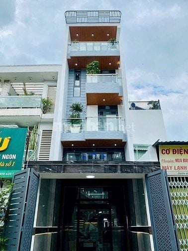 Đi nước ngoài Bán gấp nhà Ngô Quyên, P8, Q10. Giâ 3,68tỷ . Hẻm 6m