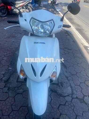 Xe Honda Lead trắng mâm sao biển