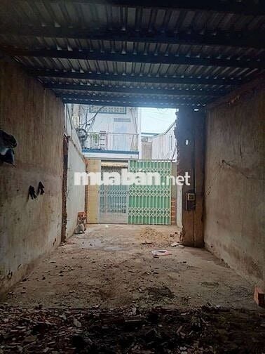 Nhà nát 1xet hẻm ôtô thông gần coopmat Phan Văn Hớn