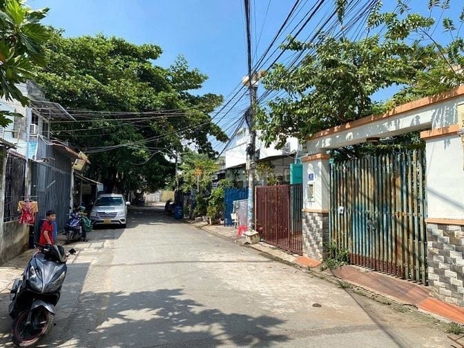 Nhà cấp 4, mặt tiền đường 1 lò lu, dt 90m2(5×25), p. Trường thạnh, q.9