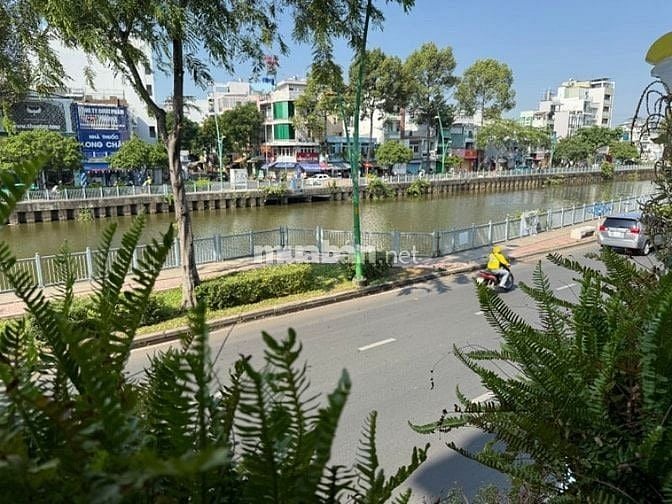 Nhà bán căn góc đẹp 2 mặt tiền view sông đắc địa,trung tâm quận 3, TPH